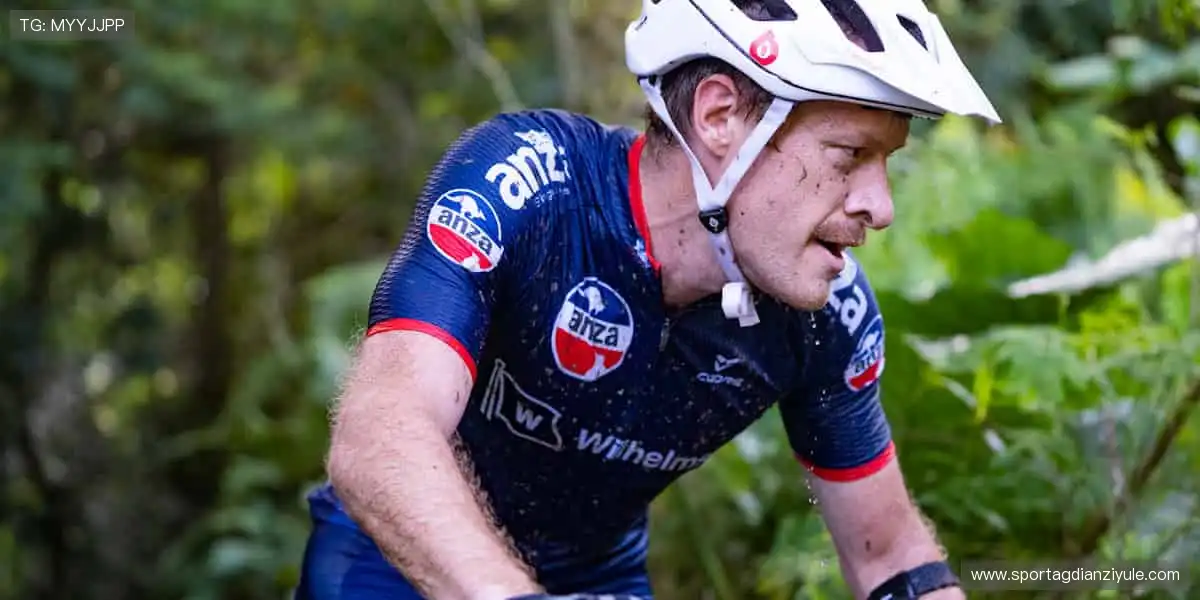 🎯 专业装备,助力突破极限!💪 每一次挥拍,都是精准的胜利!